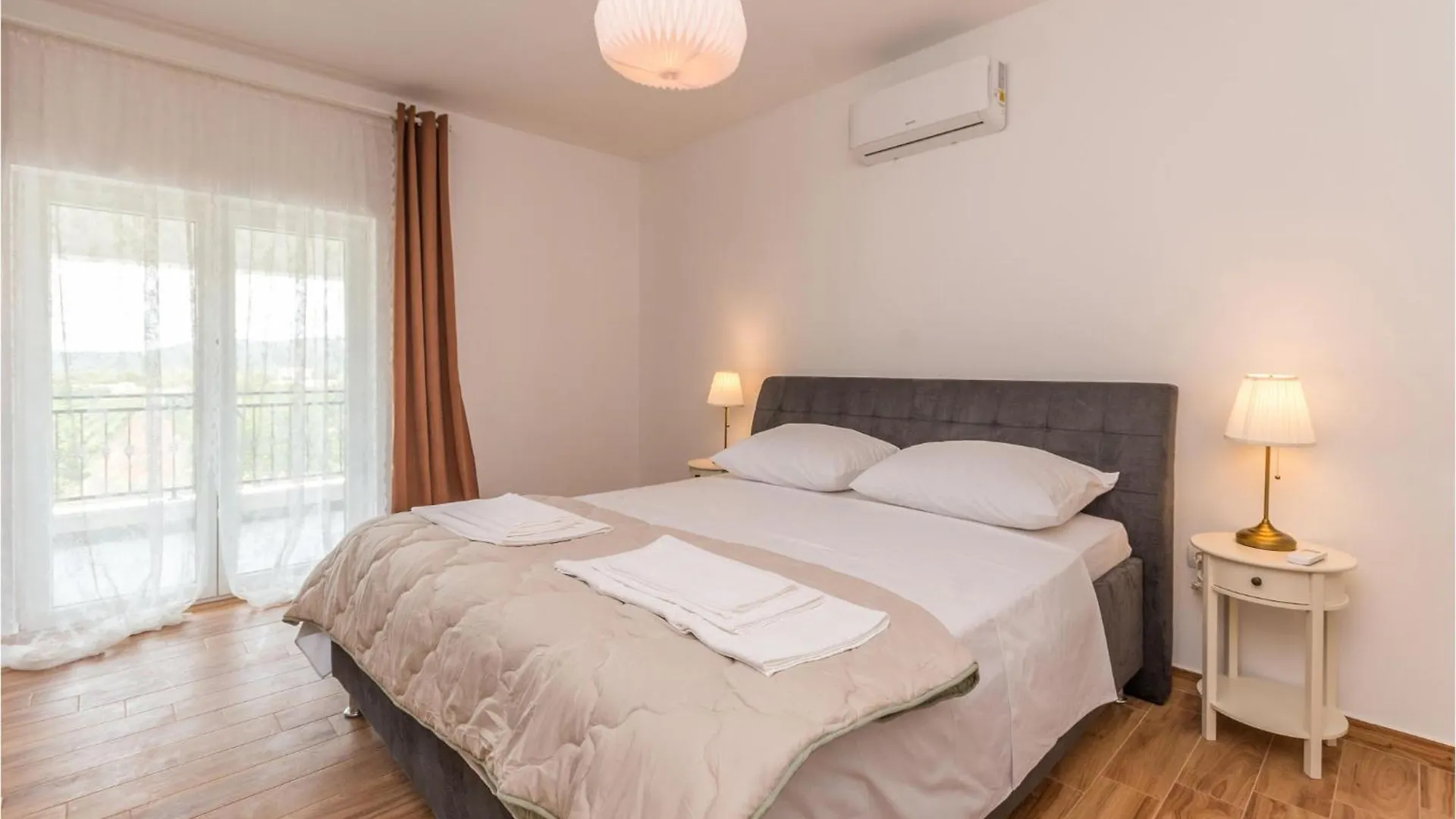 4 Bedroom Awesome Home In Radasinovci Drliceve Kuce