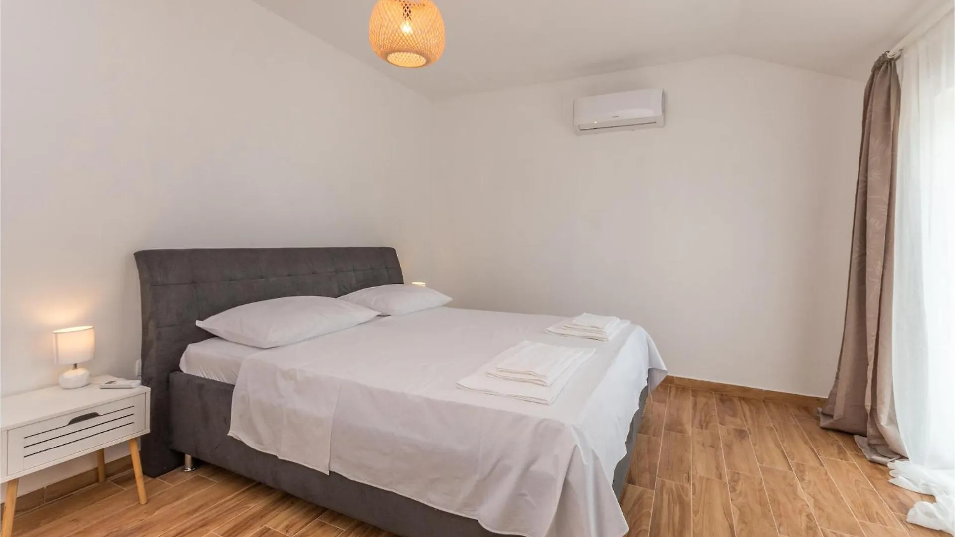 4 Bedroom Awesome Home In Radasinovci Drliceve Kuce 0*,  Croatia