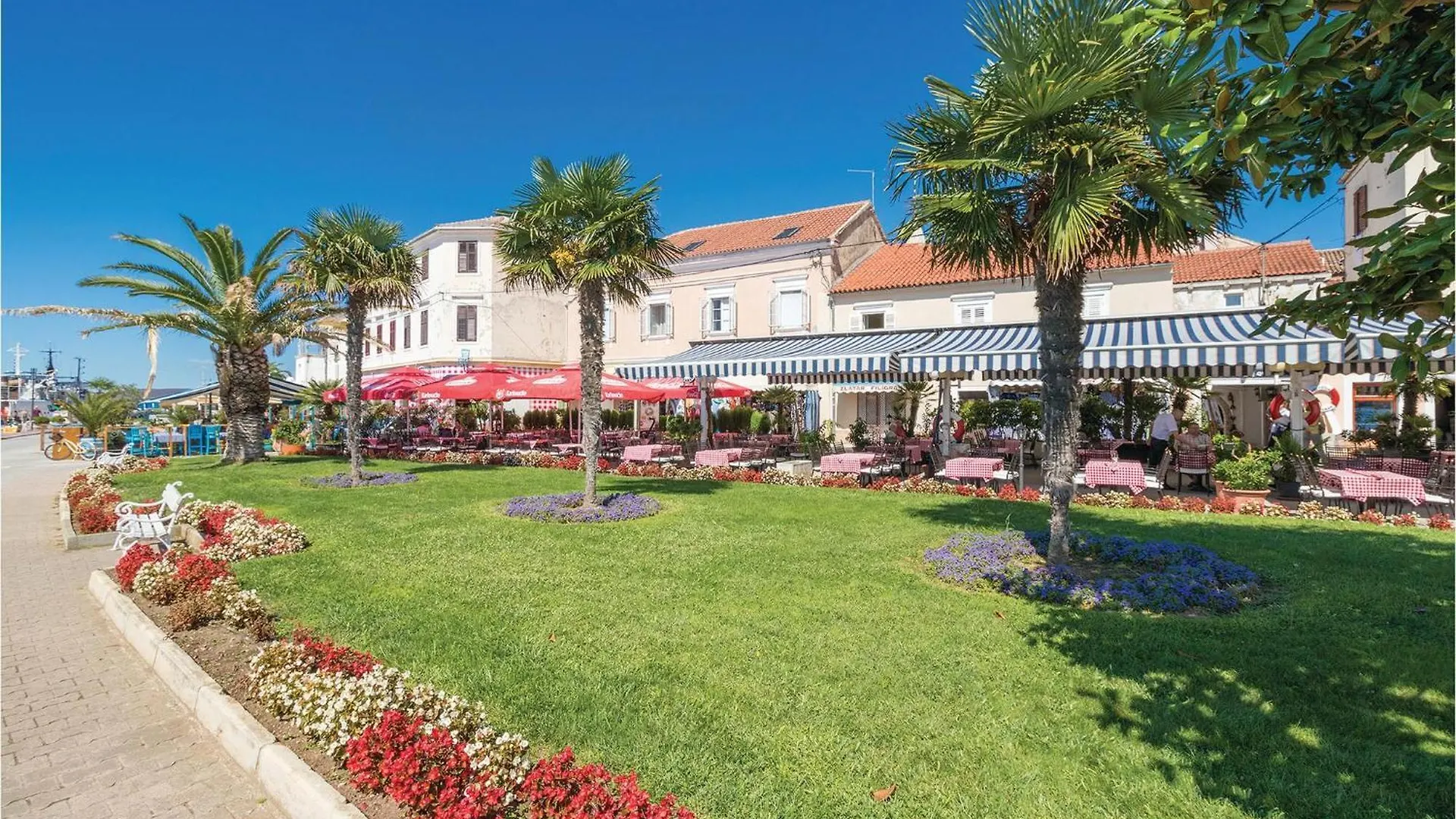4 Bedroom Awesome Home In Radasinovci Drliceve Kuce